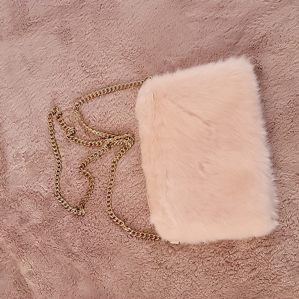 Forever21 Fuzzy Chain Purse